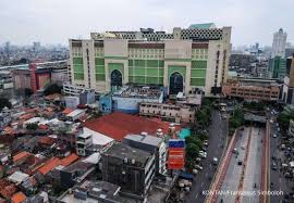 2 orang tewas akibat terjebak dalam kamar mandi pada 2019, kata hamdani (51), satpam di pasar kambing, jumat (9/4/2021). Hut Jakarta Kenal Kembali Tanah Abang Dari Pasar Kambing Hingga Markas Tentara