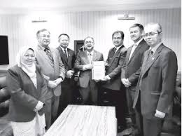 30 jun 2021 pembekal set data: Ik Pahon Kini Memangku Jawatan Timbalan Setiausaha Kerajaan Negeri Pressreader