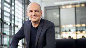 For individuals with ambition and the drive to succeed #thisisbossdiscover boss at: Boss News Hintergrunde Textilwirtschaft