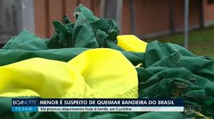 Suas cores foram uma escolha de d. Adolescente Suspeito De Queimar Bandeira Do Brasil E Apreendido Em Curitiba Parana G1