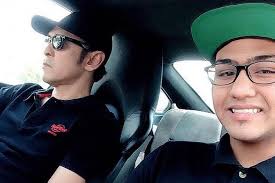 Semalam, keluarga datuk jamal abdillah berduka cita apabila adik kepada penyanyi lagenda itu, ahmad tihami atau lebih dikenali sebagai hamka dikhabarkan telah meninggal dunia pada jam 7.20 petang. Jamal Abdillah Anggap Anaknya Belum Ada Pakej Jadi Penyanyi Berita Gaya Hidup Beritaharian Sg