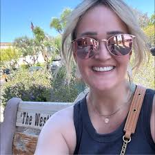 Who are reputable tattoo artists in Nashville for small and simple fine  line work?