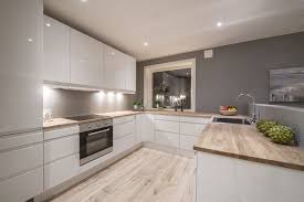 cuisine blanche et bois cuisine blanche et bois campagne cuisine blanche et bois credence cuisine b cuisine moderne cuisine moderne blanche cuisine blanche