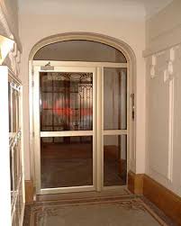 Fondée en 2001, l'entreprise portes antiques & rééditions rénove, fabrique et pose portes et volets provençaux fabriqués avec les techniques d'autrefois. Securiser Acces Immeuble Sas Copropriete Serpeo Paris 15