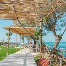 Hotel vittoria, a vasto marina a due passi dal mare.per davvero! Bagni Vittoria Il Bed And Breakfast A Picco Sul Mare Amica