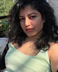 Dil ki vaadi mein chahat ka mausam hai 🎵