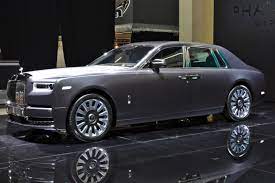 Based at goodwood near chichester in west sussex, it commenced business on 1st january 2003 as its new global production facility. Rolls Royce Phantom Viii Wikipedia