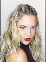 This half up braided crown is the perfect hairstyle for beating the summer heat without sacrificing your style. Trendiest Braided Hairstyles 2016 Mohawk Braid Half Up Hair Braids Hair Braidedhair Braided Hairstyles Hair Styles 2016 Hair Styles