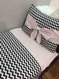 Pin By 0540 78 On Les Draps Pillow Cover Design Holiday Crochet Patterns Pillow Collection