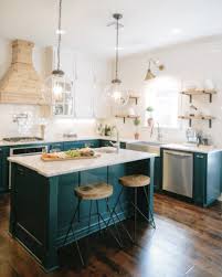 16 Fixer Upper Kitchens That Will Make You Want To Move To Waco Kitchen Remodel Home Kitchens Kitchen Inspirations