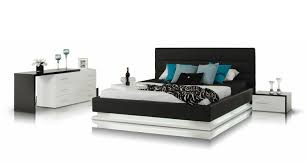 A modern loft is the perfect space to add black and white elements to. Modrest Infinity Contemporary Black White Bedroom Set