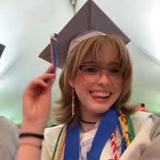 IF YOUR KID HAS TO WALK TO SCHOOL IN THE DAMN RAIN, MESSAGE ME. I'll go get  them! Or At least let y'all borrow a umbrella! Poor babies at HES soaking  wet