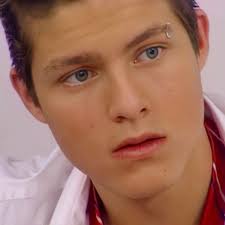 Post by @yo-miacolucci · 3 images