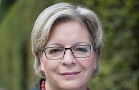 Stephanie Nickels's Instagram, Twitter & Facebook