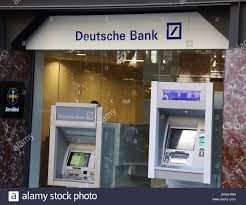 Huge collection amazing choice 100 million high quality affordable rf and rm images. Filiale Der Deutschen Bank In Barcelona Spanien Stockfotografie Alamy