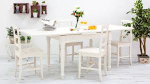 La mesa debe ser funcional y al mismo tiempo contar con materiales durables y fáciles de limpiar, ya que los muebles de cocina se ensucian fácilmente. Mesas De Cocina Espacio Practico Y Bonito Westwing