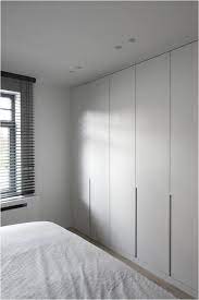 Deco Chambre Avec Porte De Placard Blanc Placard Design Placard En Bois Porte Placard