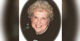 Helen Totten's Instagram, Twitter & Facebook