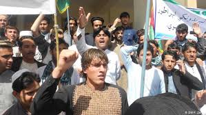As you would expect, there is a diverse range of ethnic groups within the country. Why Are The Afghans Wary Of Pakistan Asia An In Depth Look At News From Across The Continent Dw 24 08 2015