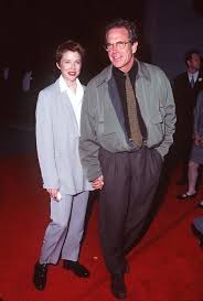 Jack nicholson presenting warren beatty with the irving g. Pictures Photos Of Annette Bening Annette Bening Classic Movie Stars Warren Beatty