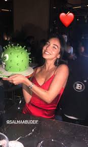 كشفت الفنانة سلمى أبو ضيف، تفاصيل تعرضها لثلاث وعكات صحية في أقل من شهر، حيث أرجحت أن سبب ذلك هو الحسد، ونشر صورها على مواقع التواصل الاجتماعي المختلفة. Ø³Ù„Ù…Ù‰ Ø£Ø¨Ùˆ Ø¶ÙŠÙ ØªØ­ØªÙÙ„ Ø¨Ø¹ÙŠØ¯ Ù…ÙŠÙ„Ø§Ø¯Ù‡Ø§ Ø¨Ù€ ØªÙˆØ±ØªØ© ÙƒÙˆÙÙŠØ¯ ÙˆØ§Ù„Ø±Ù‚Øµ Ø¹Ù„Ù‰ Ø£ØºØ§Ù†Ù‰ ÙˆÙŠØ¬Ø² ÙÙŠØ¯ÙŠÙˆ Ø§Ù„ÙŠÙˆÙ… Ø§Ù„Ø³Ø§Ø¨Ø¹