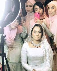 Keterangan dalam satu perkongsian yang dimuat naik pelakon, nelydia senrose di instagram, beberapa jam lalu bagaikan memberi bayangan dia. Foto Video Sekitar Majlis Akad Nikah Nelydia Senrose Dan Pasangan Simple Dan Cantik Sangat Soya Lemon