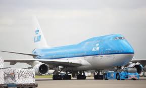 As one of the world's most popular choices for cargo airplanes, it holds a maximum gross payload of 128.5 metric tonnes. Boeing 747 400 Air France Klm