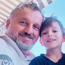 📸 More familiar faces are down at Carrington! Leny Yoro and Harry Maguire  join the group as Chido Obi and Tyler Fredricson receive new shirt numbers  🔴 #MUFC