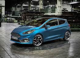 Unfortunately, it wouldn't be until the 6th generation that there was finally a variant that would ever get invited to party. Weltpremiere Neuer Ford Fiesta St Mit 200 Ps Starkem Ecoboost Dreizylinder Und Presseportal