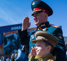 С мая нынешнего года военнослужащие смогут размещать на новым правилам ношения наград уже следует министр обороны сергей шойгу, отметил военный эксперт владислав шурыгин. V Vojska Nachala Postupat Novaya Paradnaya Forma
