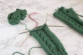 Stulpen stricken | super schnell anleitung und tutorial. Green Bird Diy Mode Deko Und Interieur Stulpen Im Ajourmuster Stricken Stulpen Stricken Armstulpen Stricken Stulpen Stricken Anleitung