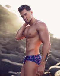 Instahot – Manhunt Daily