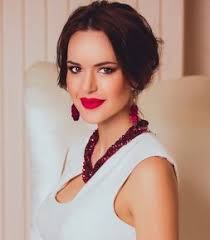 Anna Babkova Kimdir Survivor 2016 Gonulluler Takiminda Kimler Olacak Editorden Inciler Anna Kina Fotograf