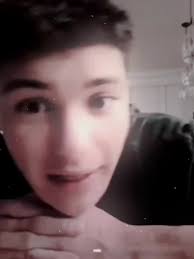 Como Jaden Walton Reagiria A Você Doente