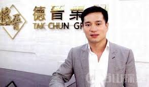 昨（29日）是安以軒 40 歲生日，下個月即將迎來第二胎，晚間與一票演藝圈好友包含蕭敬騰等人一同慶生，透過照片除了一窺受邀明星的精采造型，安以軒還秀出老公陳榮煉送的勞力士（rolex）鑽錶，據了解要價台幣 380 萬，可謂幸福人妻。 å®‰ä»¥è½©è€å…¬é™ˆè£ç‚¼ å®‰ä»¥è½©çªç„¶å¾®åšæ™'å‡ºå©šçº±ç…§ æŽ¢ç´¢è¶£é—»ç½'