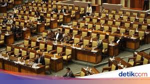 Seorang yang dipilih sebagai wakil rakyat, salah satu peranan utama mereka ialah mewakili rakyat kawasan pilihan rayanya. Pemilu Legislatif Untuk Indonesia Yang Lebih Baik