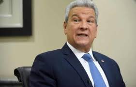 Lisandro Macarrulla pide licencia como ministro de la Presidencia