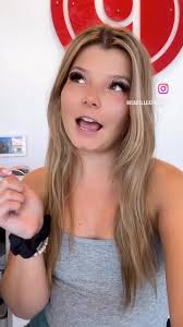 Isabel Leathers (@isabelatthebarre)