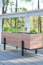 2 35 simple summer decorating ideas. 35 Creative Diy Pallet And Wood Planter Box Ideas For Your Garden Farmfoodfamily