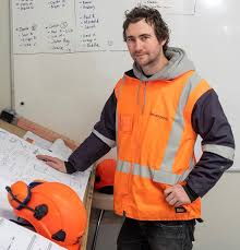 What to wear to a construction project manager interview. Working In Construction