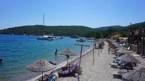 Muğla iline 109 km, milas ilçesine 52 km, ören tatil beldesine de 17 km uzaklıktadır. Cokertme Koyu Gezi Rehberi Milas In Cenneti Bujuyollarda