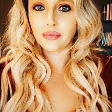 Courtney Blocker's Instagram, Twitter & Facebook