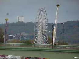 I jardin des tuileries accolgono anche quest'anno grandi e piccini per l'annuale festa che si svolge dal 25 giugno al 22 agosto 2016. Photos 2014 Rouen Foire Saint Romain Turbo Kermis