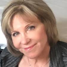 Evelyn Klein's Instagram, Twitter & Facebook