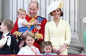 2017's official christmas card from the prince of wales and duchess of cornwall features a photograph taken by hugo burnand during camilla's private 70th birthday party. Revealed Prince Louis Cheeky Pose Is The Best Thing About The 2019 Royal Family Christmas Card Channel