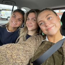 Emma Blevins (@emmablev) • Instagram photos and videos