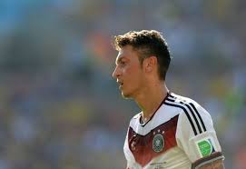 Almanya ile 2014'te dünya kupası şampiyonluğu yaşayan mesut özil, bonservisine en fazla para ödenen alman futbolcu unvanını da ele geçirdi. Mesut Ozil Dunya Kupasi Primini GazzeÊ¹ye Bagisladi Haberi