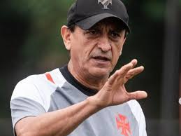 Vasco e Goiás se enfrentam na Serrinha na luta contra o Z4