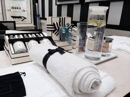 A Day At Jo Malone Hand Massage Jomalone White Jo Malone London Jo Malone Hand Massage