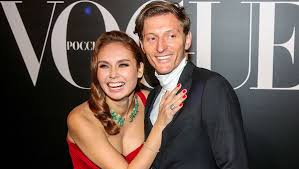 The famous russian gymnast, tv presenter, a happy wife and mother of two children. Zheleznaya Volya Lyajsan Utyashevoj 35 Gazeta Ru